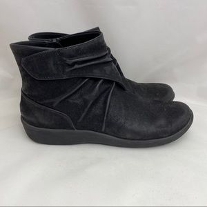 CLARKS Sillian Sway Ankle Booties 8.5 Black